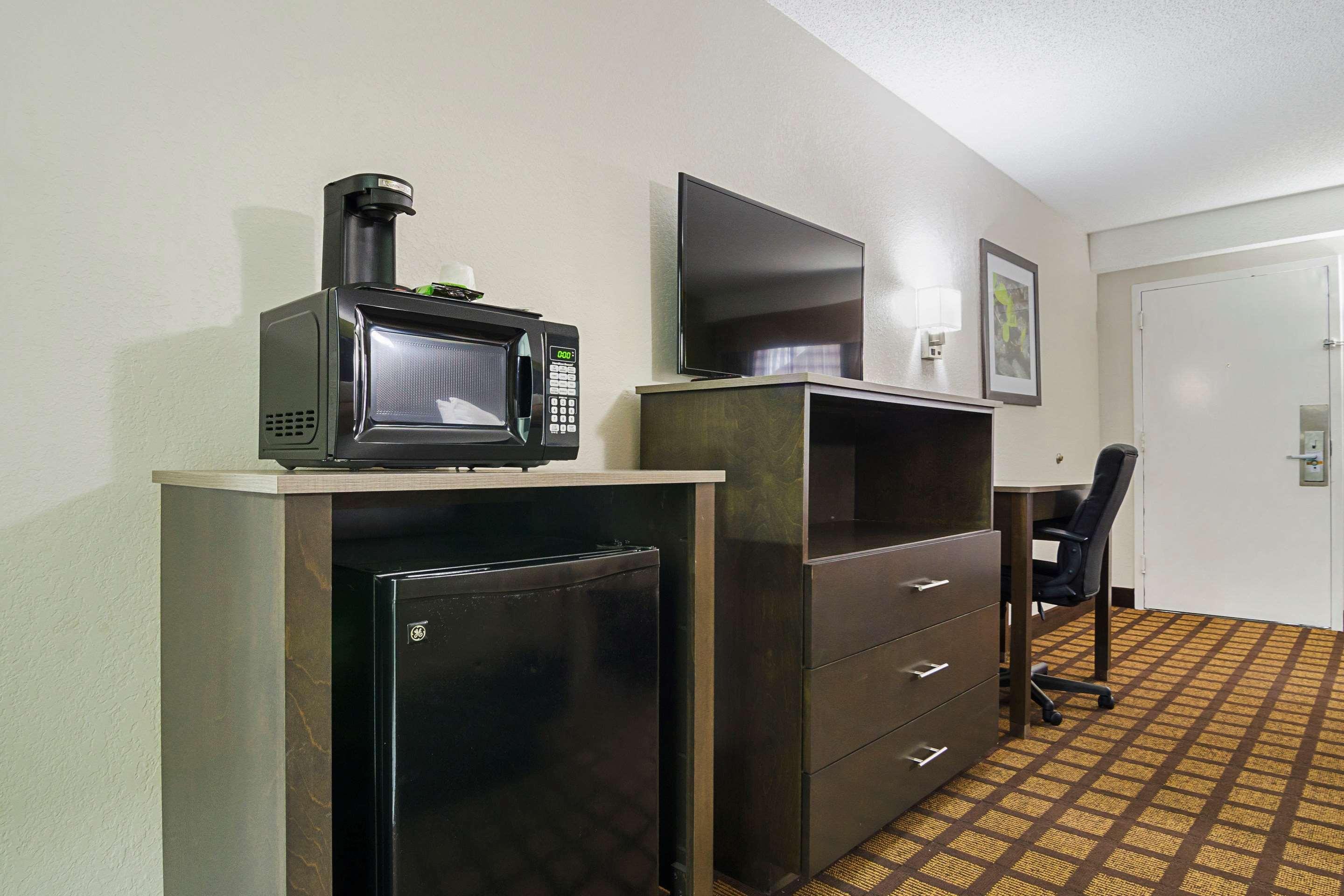 Quality Inn Raeford Buitenkant foto