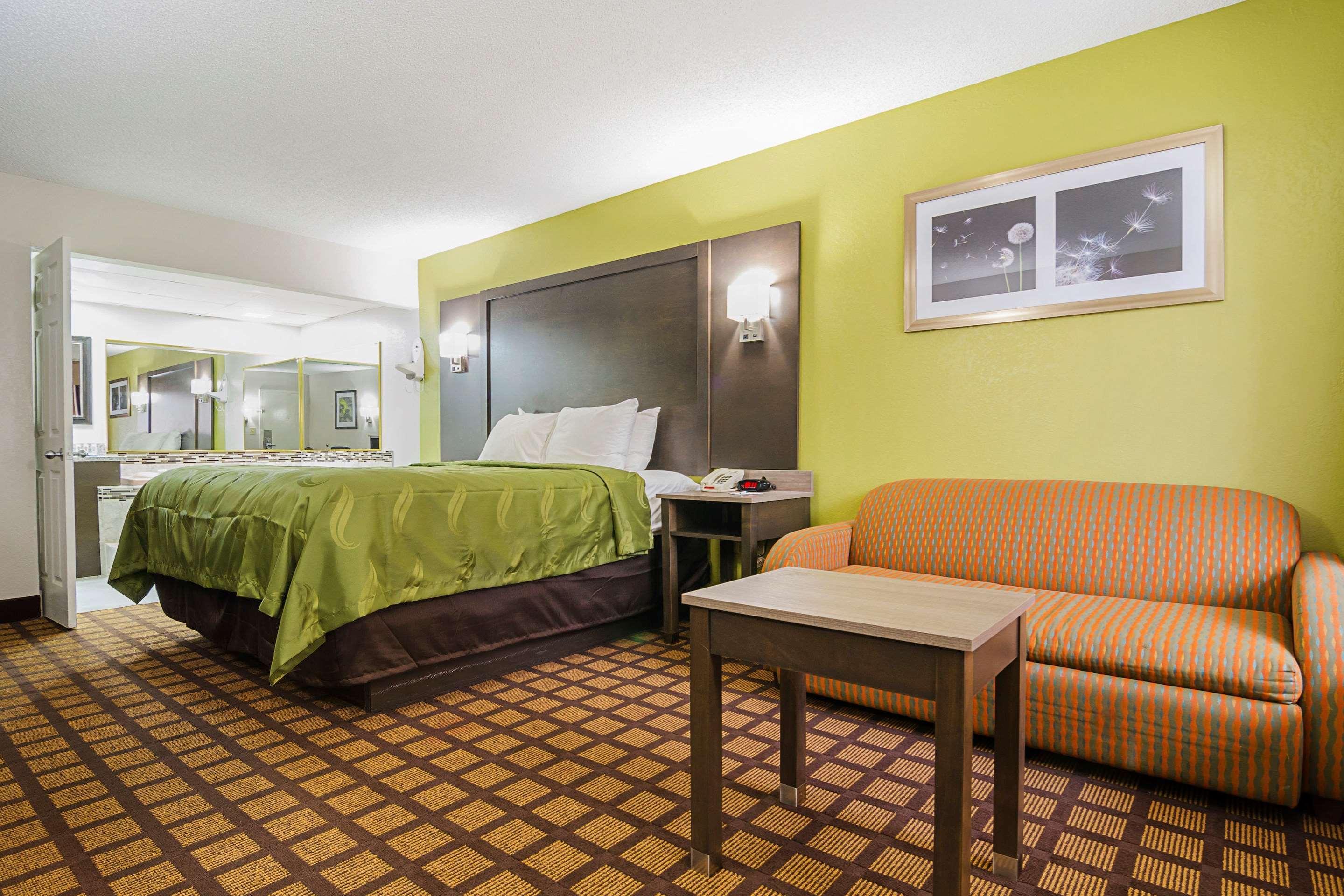 Quality Inn Raeford Buitenkant foto