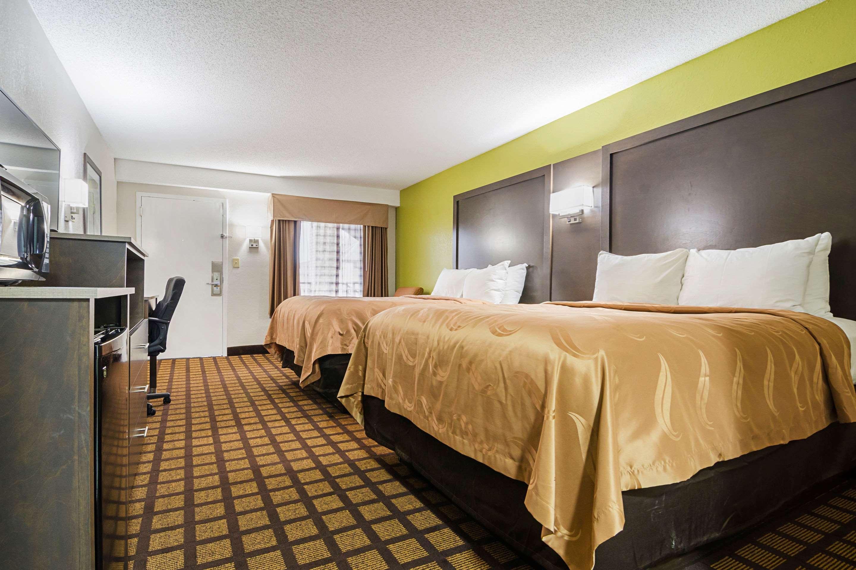 Quality Inn Raeford Buitenkant foto