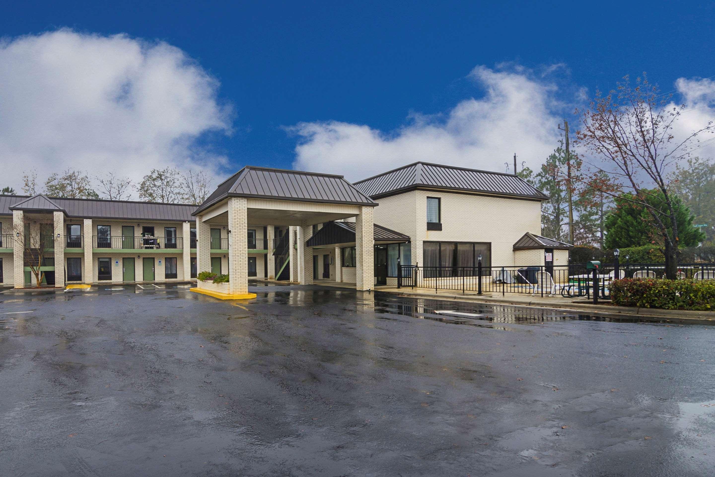 Quality Inn Raeford Buitenkant foto
