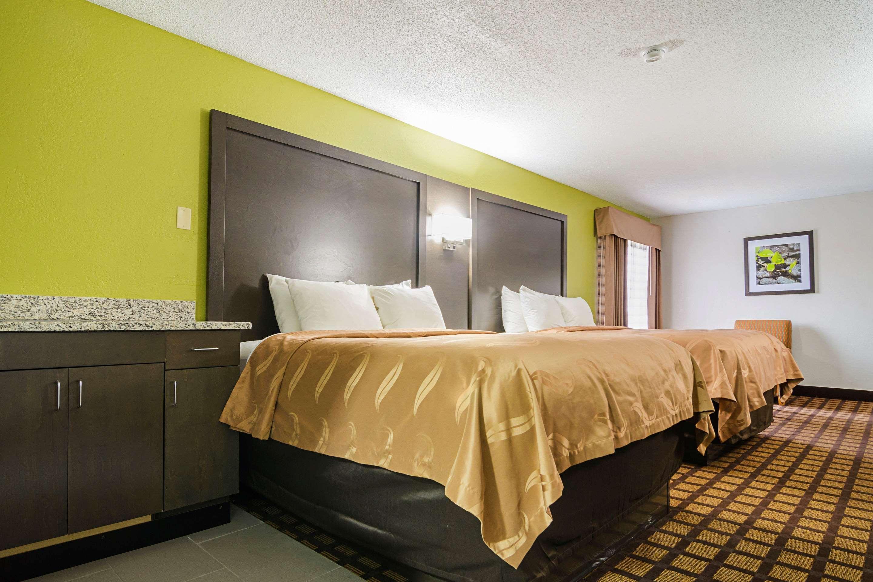 Quality Inn Raeford Buitenkant foto