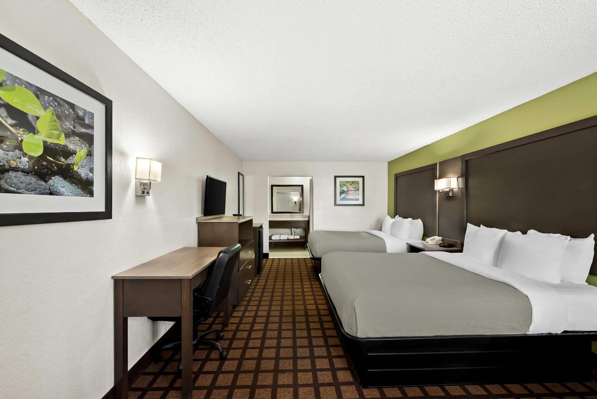 Quality Inn Raeford Buitenkant foto