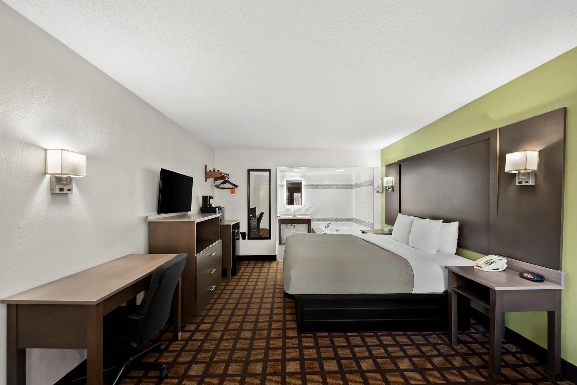 Quality Inn Raeford Buitenkant foto