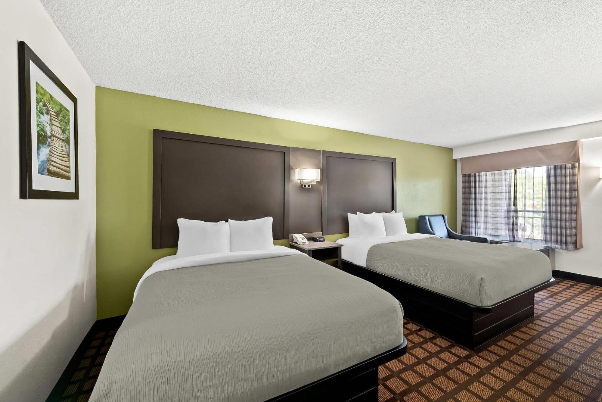 Quality Inn Raeford Buitenkant foto