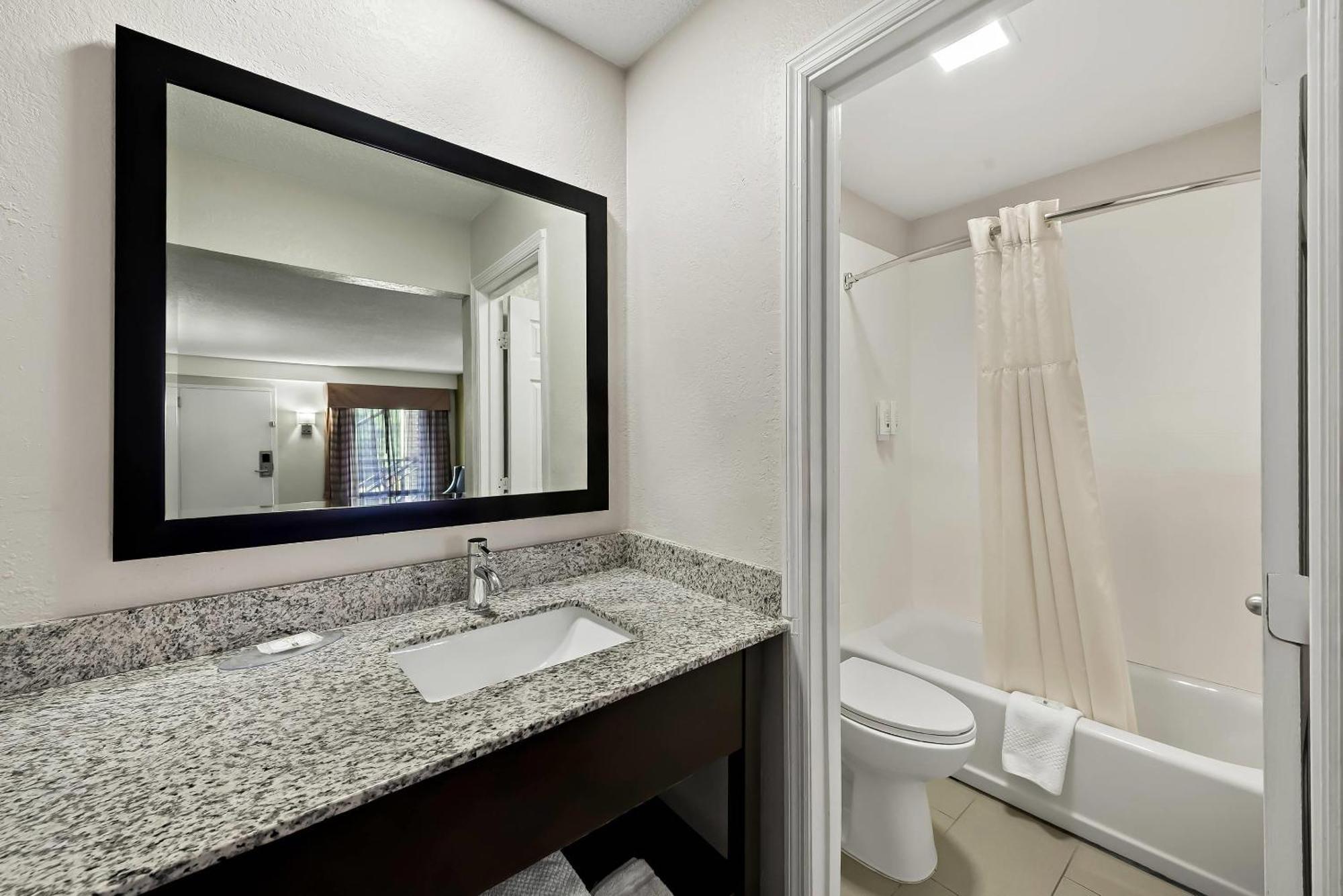 Quality Inn Raeford Buitenkant foto