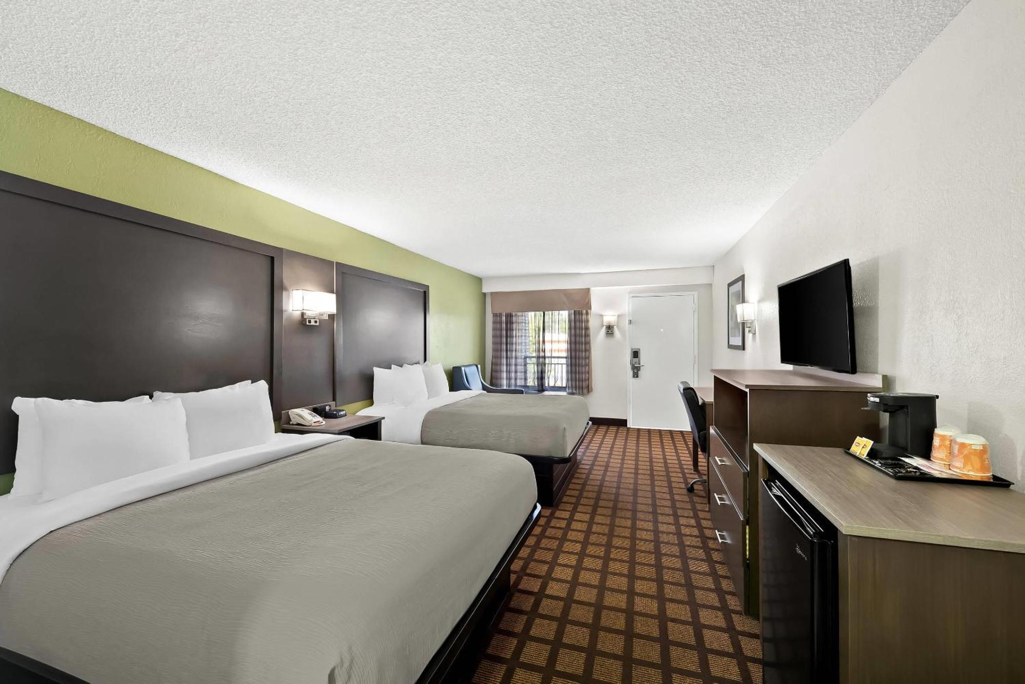 Quality Inn Raeford Buitenkant foto
